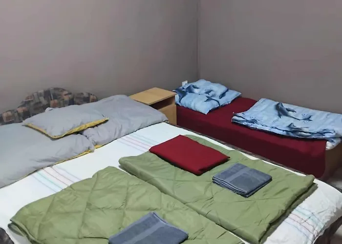 Kapitany Vendeg & Party Haz Batya